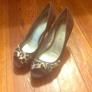 Women’s size 8 heels
